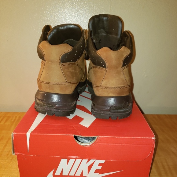 Nike ACG boots - Picture 2 of 2